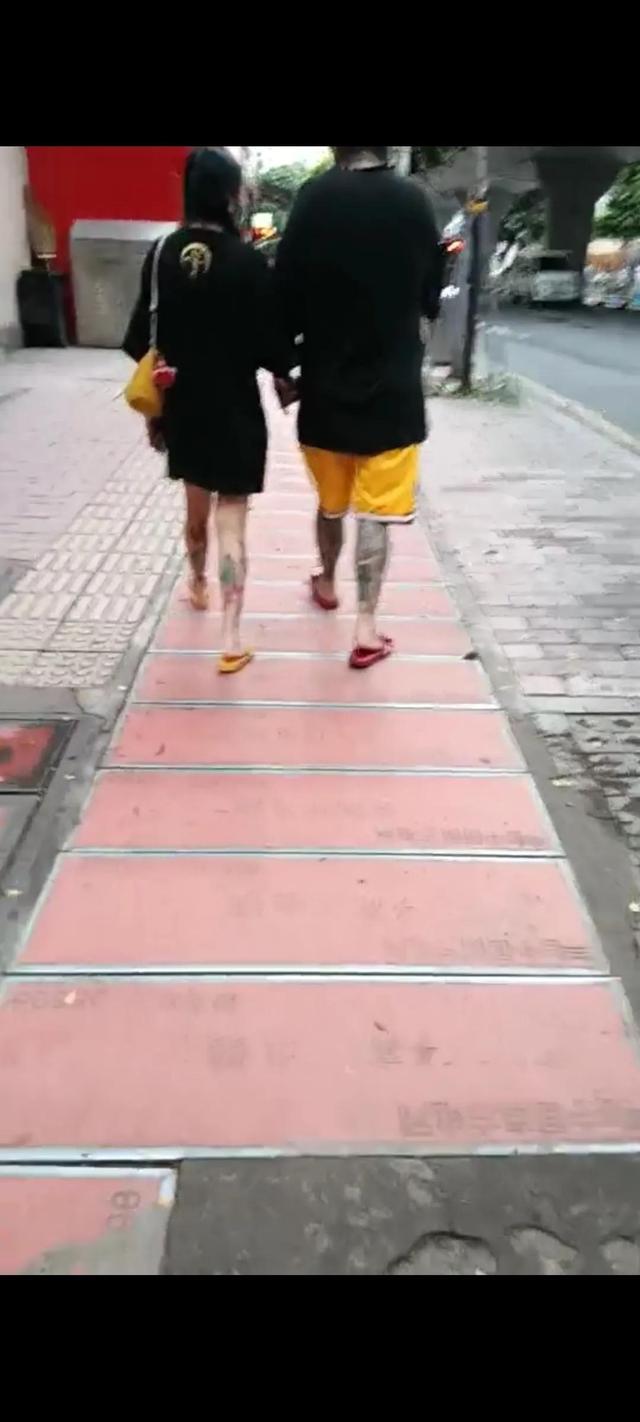 每天看到好多这样的纹身，把自己的好看皮肤折腾成这样