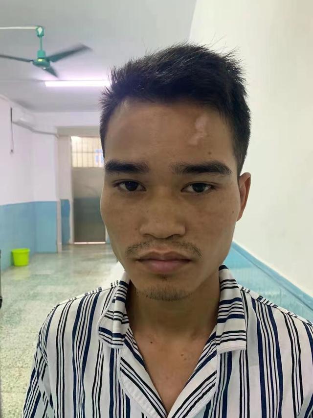 南宁寻亲：青年男子被救助，左手臂纹纹身，高约1米7，无法正常交流